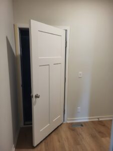 Interior door, 6'8", hollow core